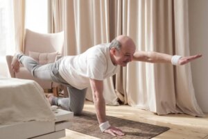 aula de pilates com elástico